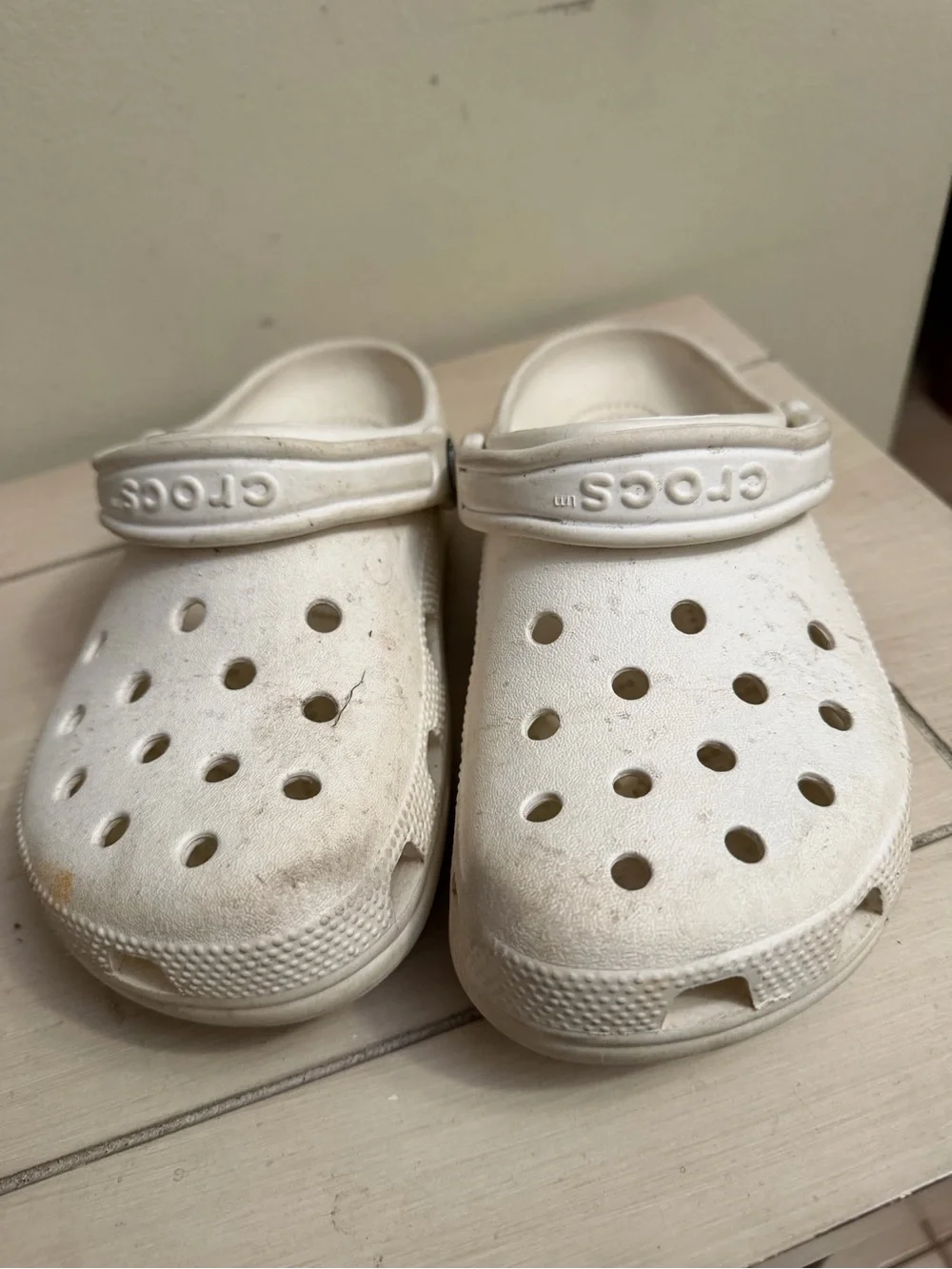 CROCS Kids White Classic Clog Slip-On Sandals